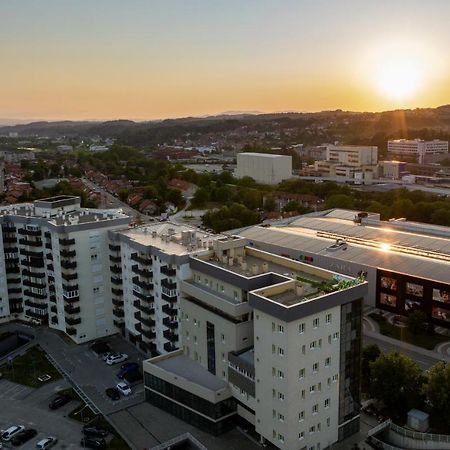 Vesta Apartment Tuzla - Across Bcc Shopping Mall Exterior foto